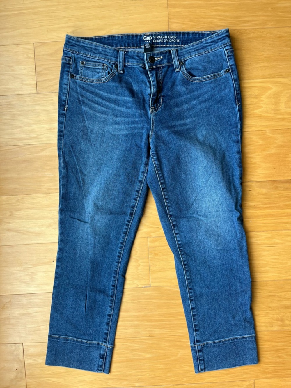 GAP Women's Cropped Jeans in Mid Blue Wash